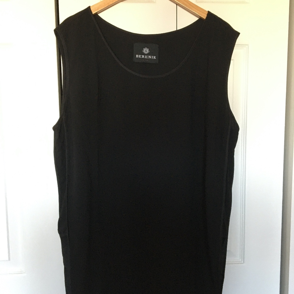 Berenik Black flowing tunic NWOT, L-XXL